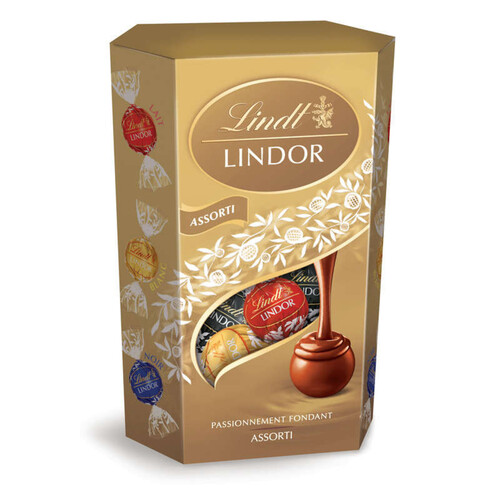 Vente en ligne de Boules de chocolat Lindt LINDOR Au lait 200GR - Monoprix  courses en ligne